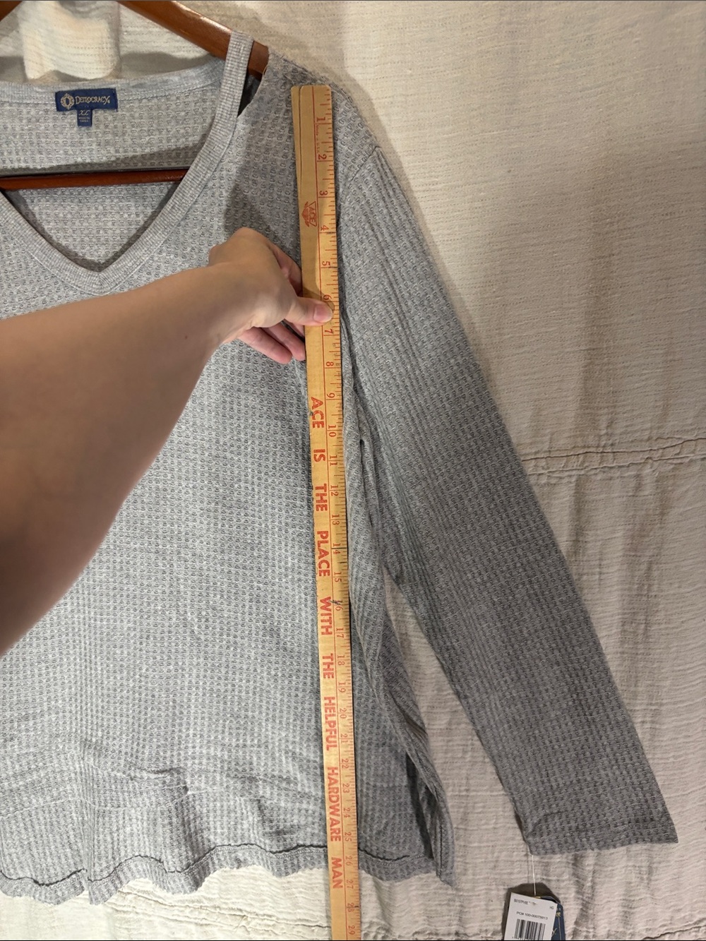 Democracy Gray Waffle Knit V Neck Cold Shoulder Top XL NWT - Picture 5 of 9